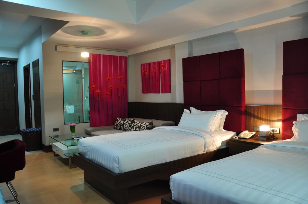 Palms @ Sukhumvit Executive Suite Bangkok Exterior photo