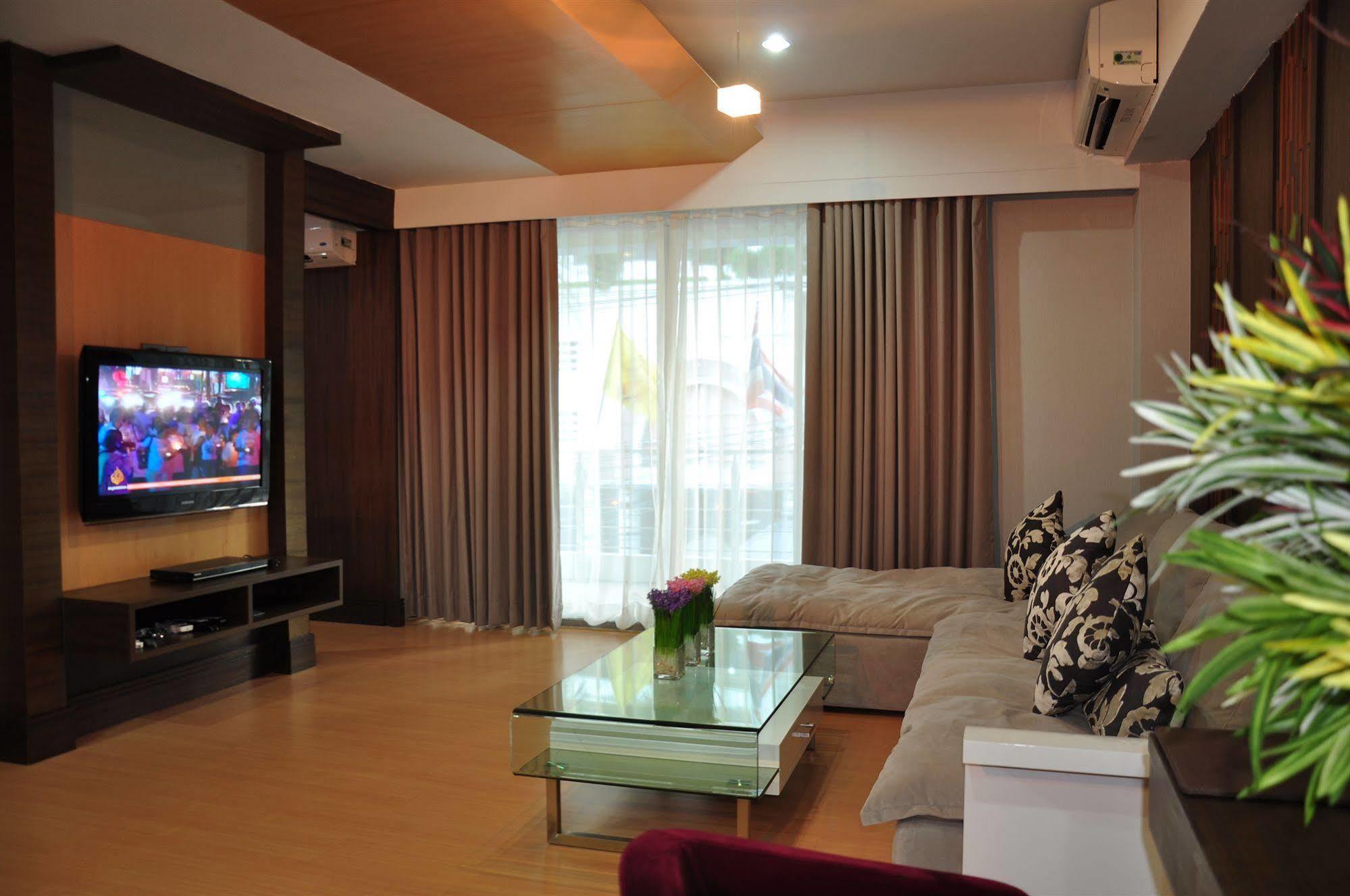 Palms @ Sukhumvit Executive Suite Bangkok Exterior photo