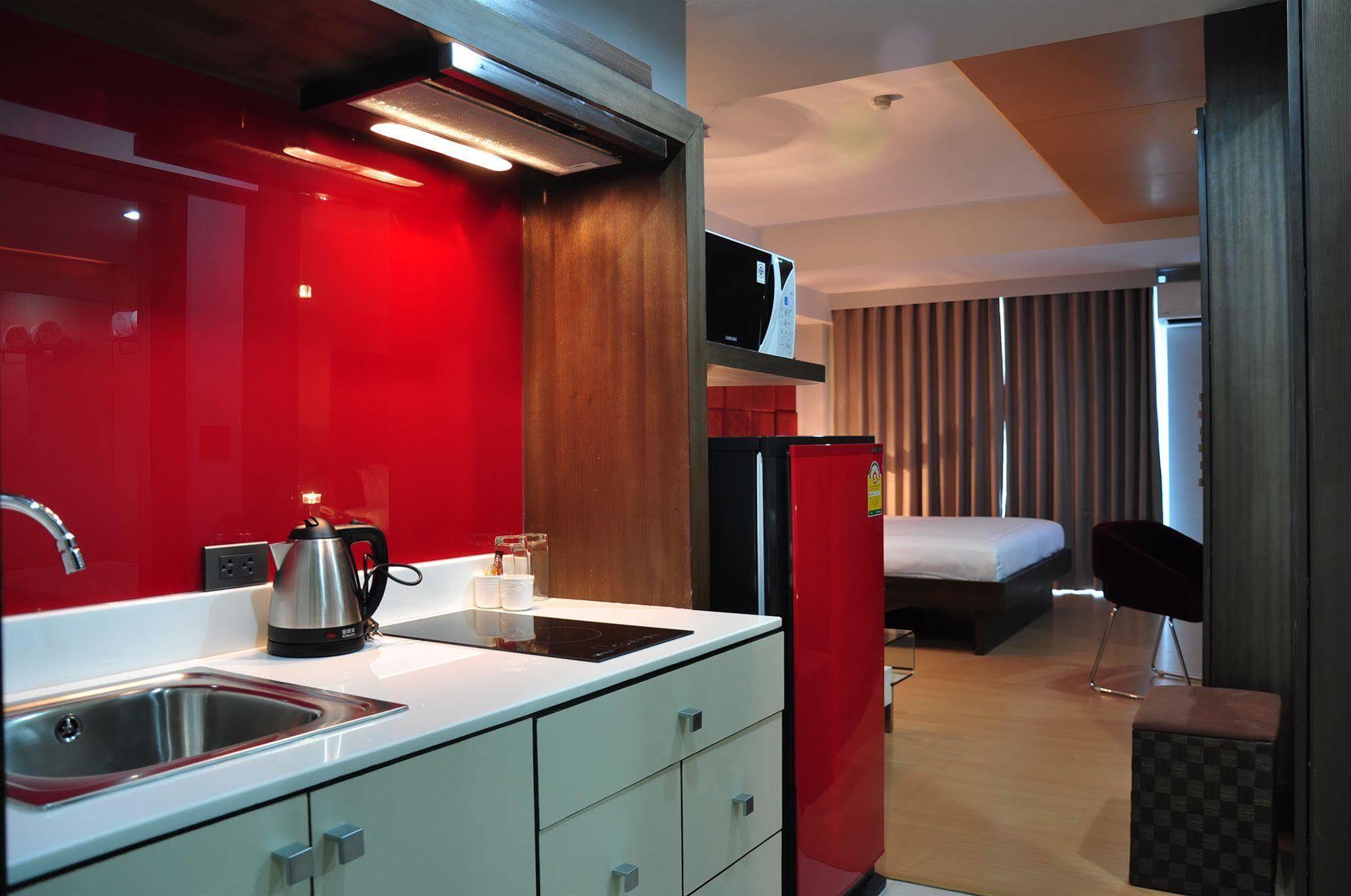 Palms @ Sukhumvit Executive Suite Bangkok Exterior photo