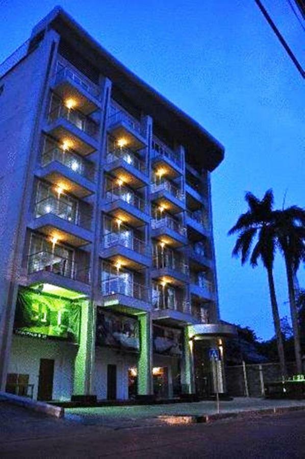 Palms @ Sukhumvit Executive Suite Bangkok Exterior photo